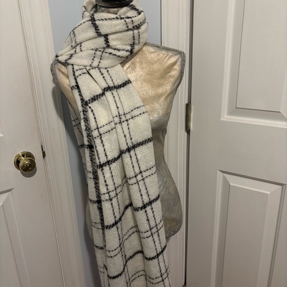 Windowpane Winter White, Black Extra Long/Wide Scarf/Wrap - Picture 4 of 10
